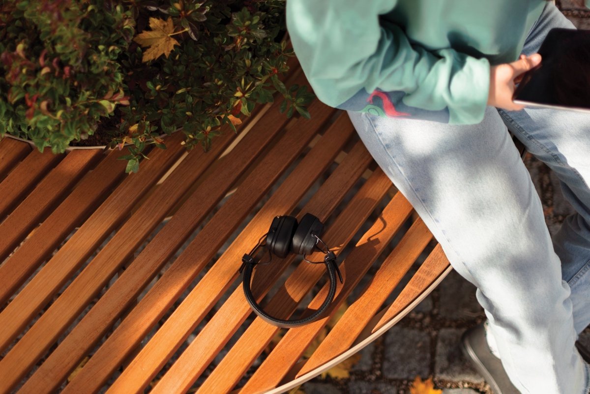 Puistonpenkki mmcité Conics CON315t CON315 - 202001 - ral1000 - 1 - Lehtovuori