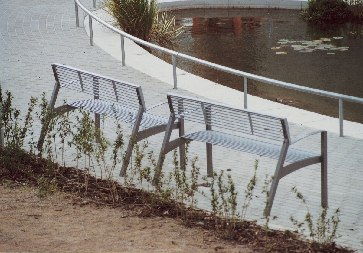 Puistonpenkki mmcité Vera LV255 LV255 - 002000 - ral1000 - Lehtovuori