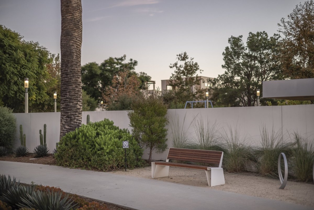 Puistonpenkki Radium LRA160t - Lehtovuori