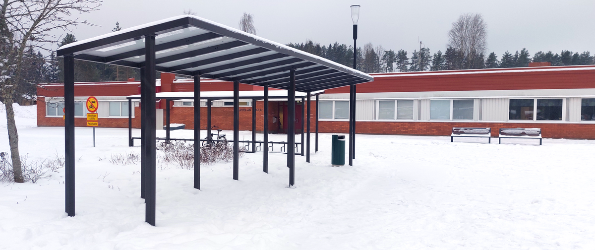 Paavolatalo, Hyvinkää – ViVa-pyöräkatokset CubiQ runkolukittavilla pyörätelineillä