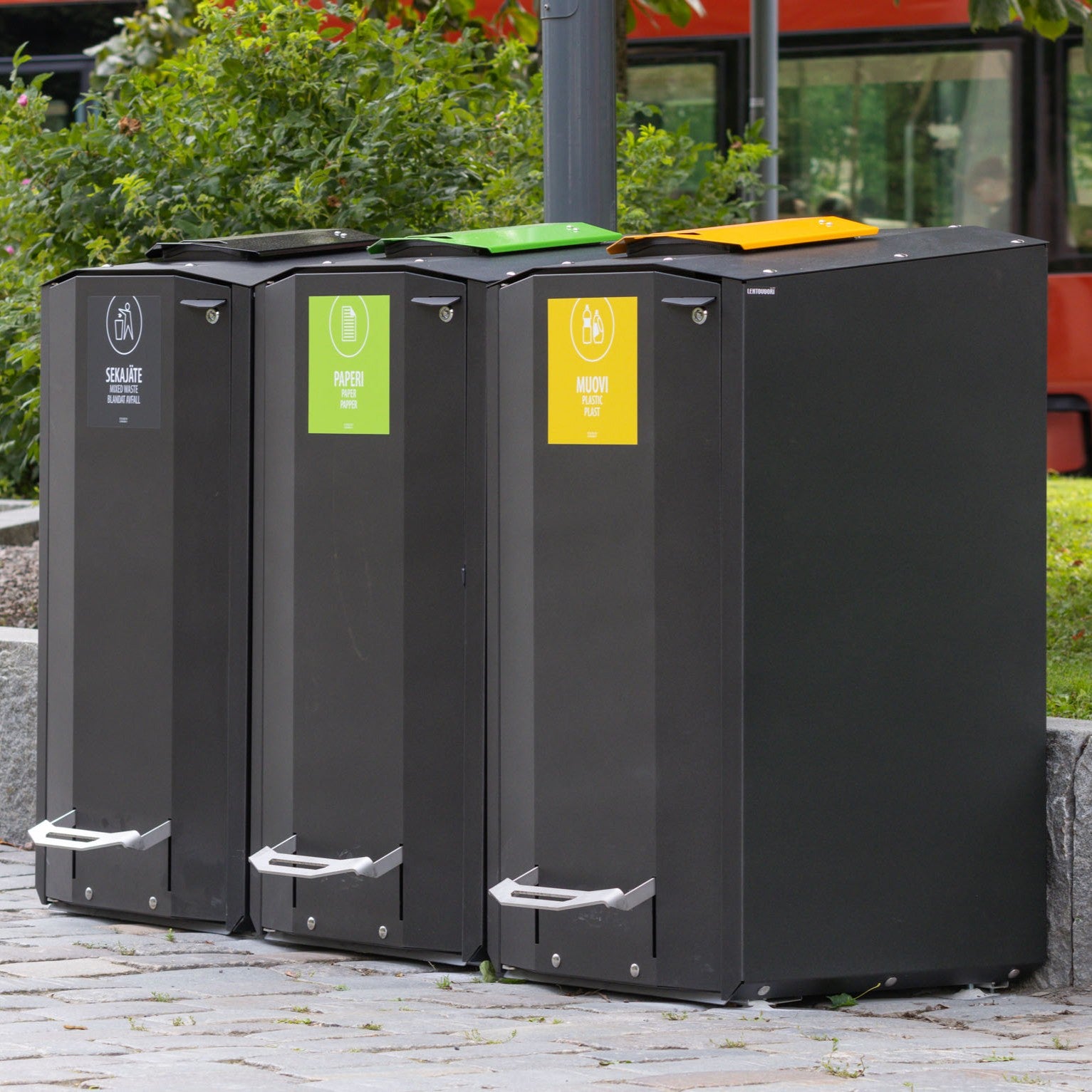 Roska- ja lajitteluastiat täyttöastemittauksella