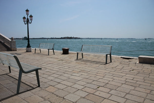 Puistonpenkki mmcité Emau EM251