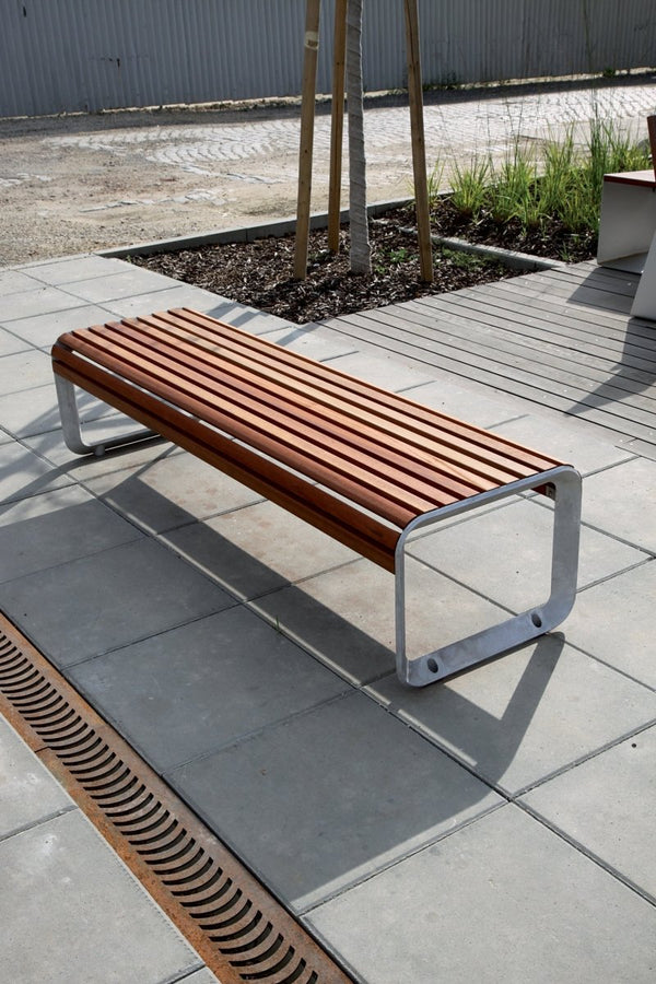 Puistonpenkki mmcité Portiqoa PQA111t