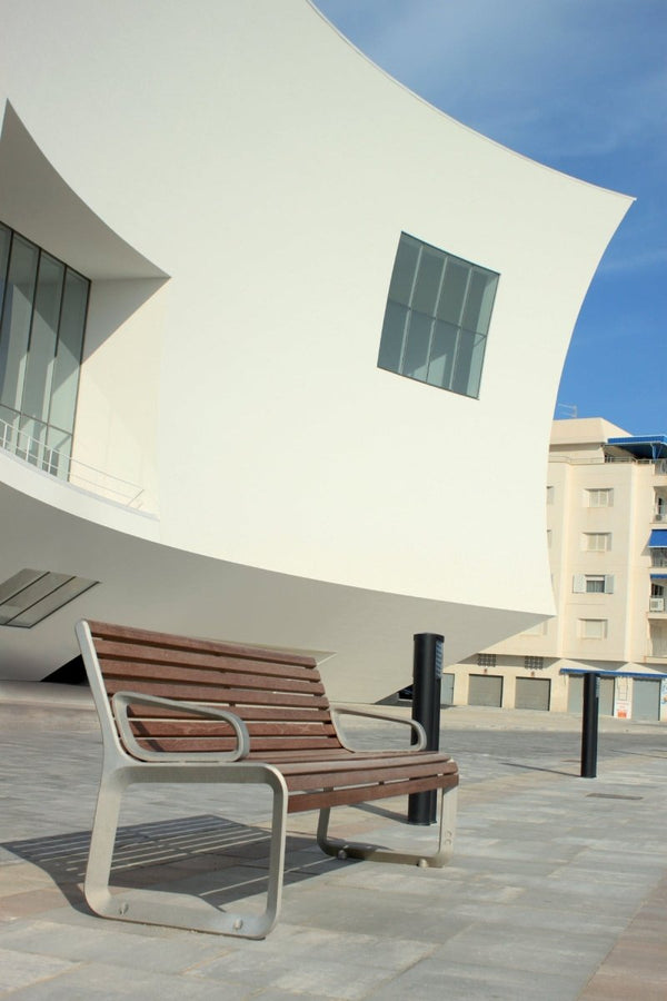 Puistonpenkki mmcité Portiqoa PQA156-02t