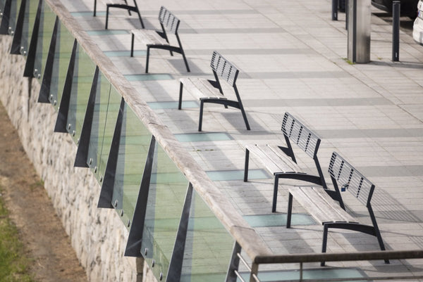 Puistonpenkki mmcité Vera LV176y