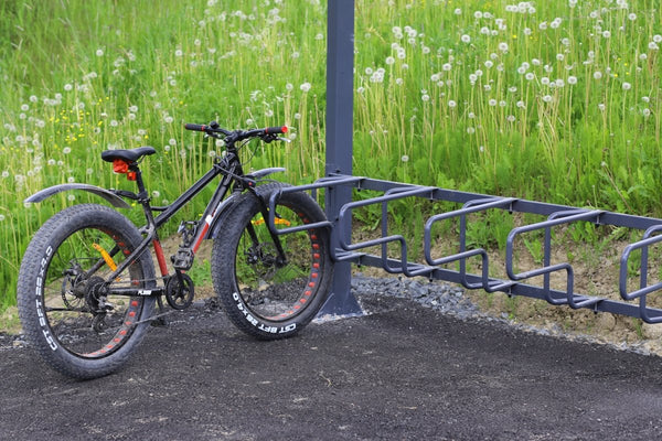 Pyöräteline CubiQ Standard, 1-puol, 6pp, välitys 420 mm, seinäkiinnitys