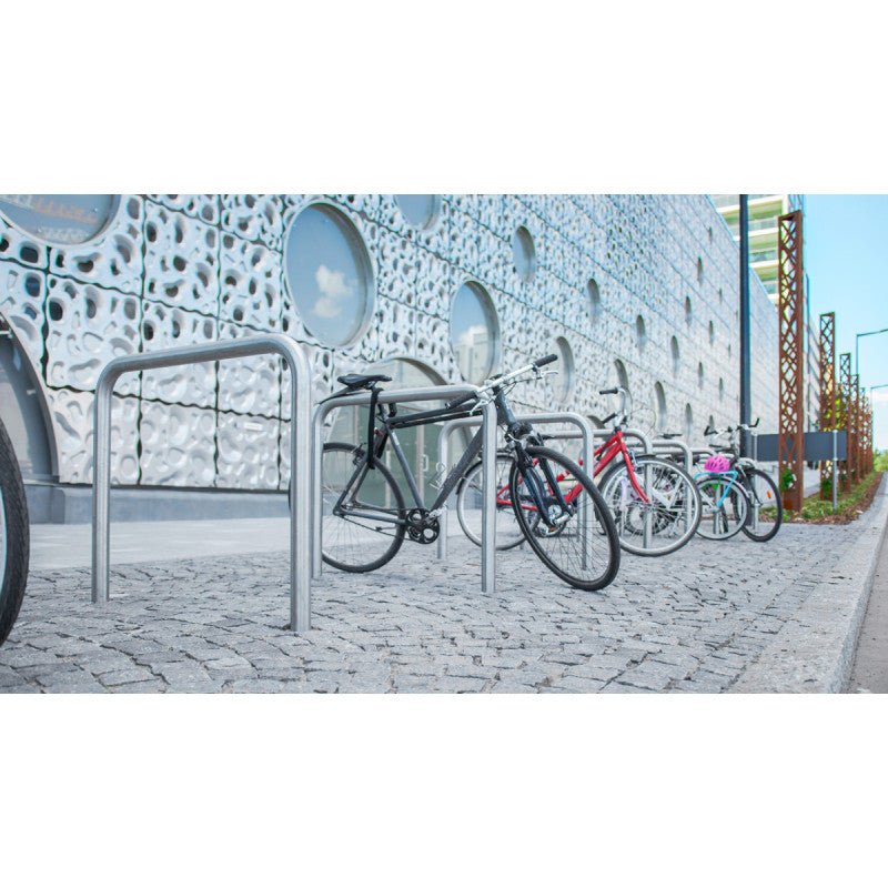 Runkolukittava pyöräteline U2, rst, L1000xK900, Betonoitava - Lehtovuori
