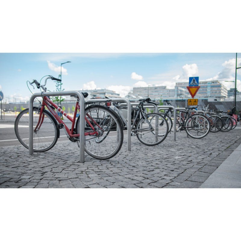 Runkolukittava pyöräteline U2, rst, L1000xK900, Betonoitava - Lehtovuori