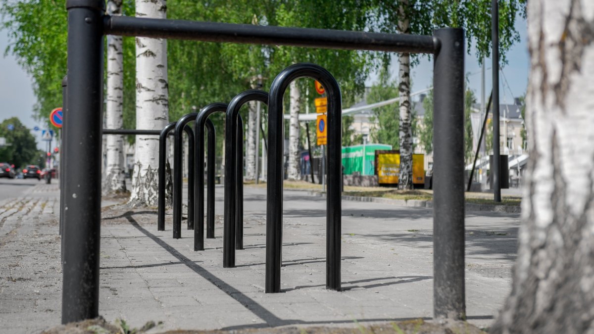Runkolukittava pyöräteline U2, spm, L300K900, Kiskoasennus - Lehtovuori